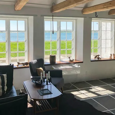別荘 Fisherman's House By Lillebaelt With A Unique View *