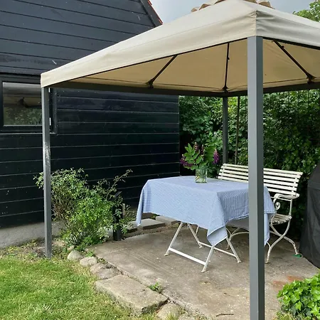 別荘 Fisherman's House By Lillebaelt With A Unique View ハザスレウ